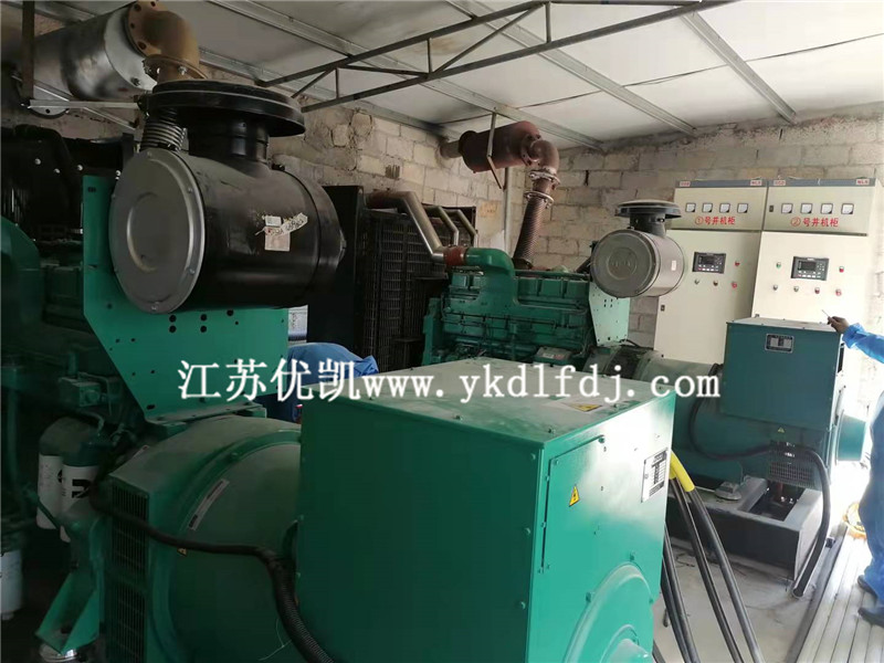 2021年9月29日，2臺(tái)康明斯550KW柴油發(fā)電機(jī)組完成并機(jī)調(diào)試培訓(xùn)工作