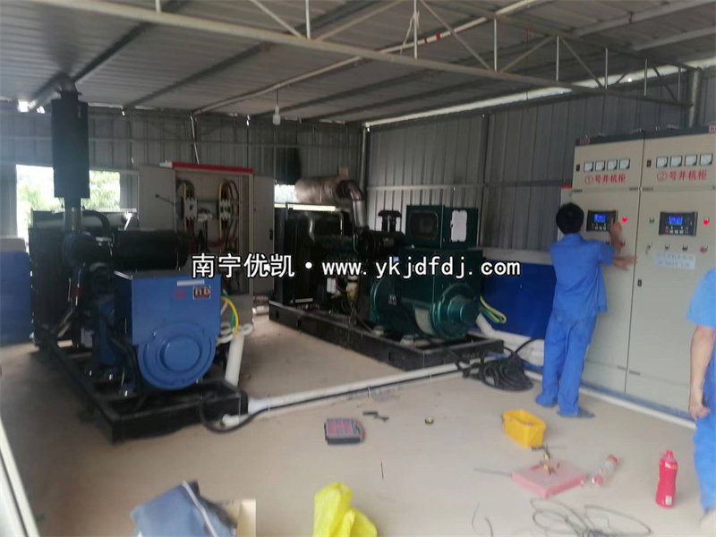 2022年8月15日，300KW濰柴發(fā)電機(jī)組并機(jī)300KW玉柴發(fā)電機(jī)組