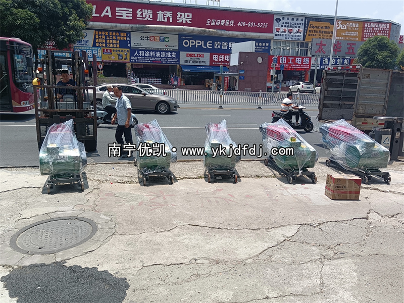 2023年7月26日，5臺(tái)單缸柴油發(fā)電機(jī)組試機(jī)發(fā)貨大連出口到非洲