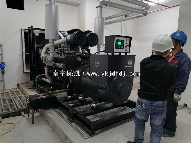2023年11月17日，河池宜州項目550kw凱普柴油發(fā)電機組安裝調試