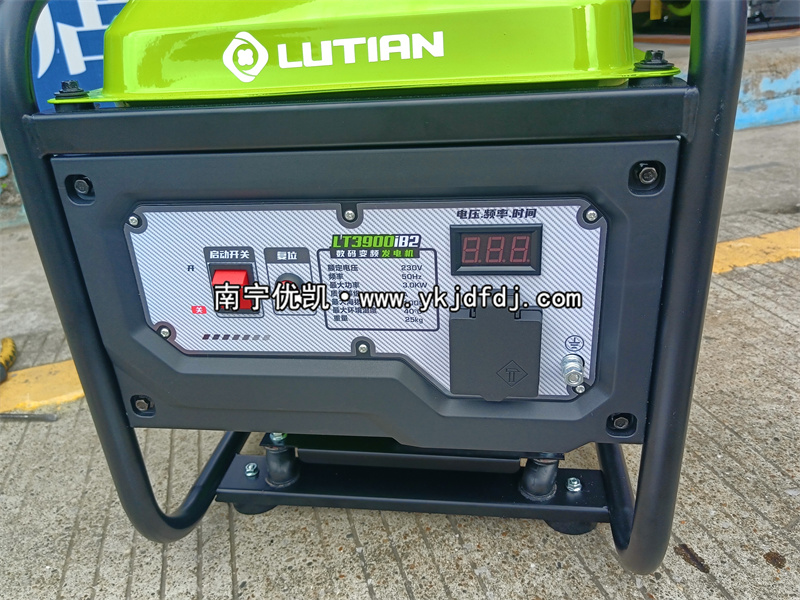 2024年6月28日，客戶(hù)到店自提一臺(tái)3KW汽油變頻發(fā)電機(jī)